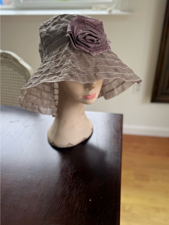 Grevi Accessories - Grevi Light Mauve Sun Hat with Fabric Rose Accent